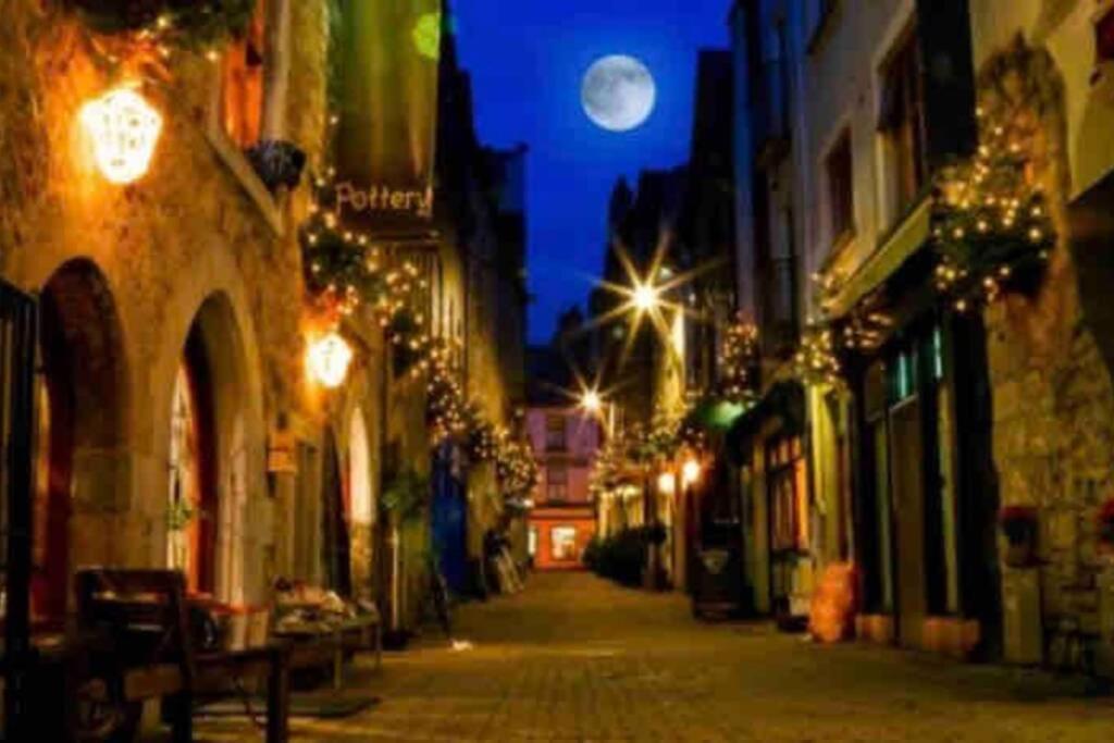 Latin Quarter Luxury Apartamento Galway Exterior foto
