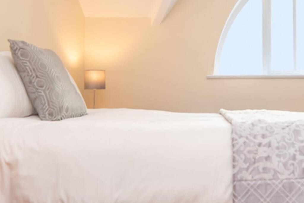 Latin Quarter Luxury Apartamento Galway Exterior foto